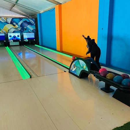Ten Flags Theme Park Kroondal エクステリア 写真
